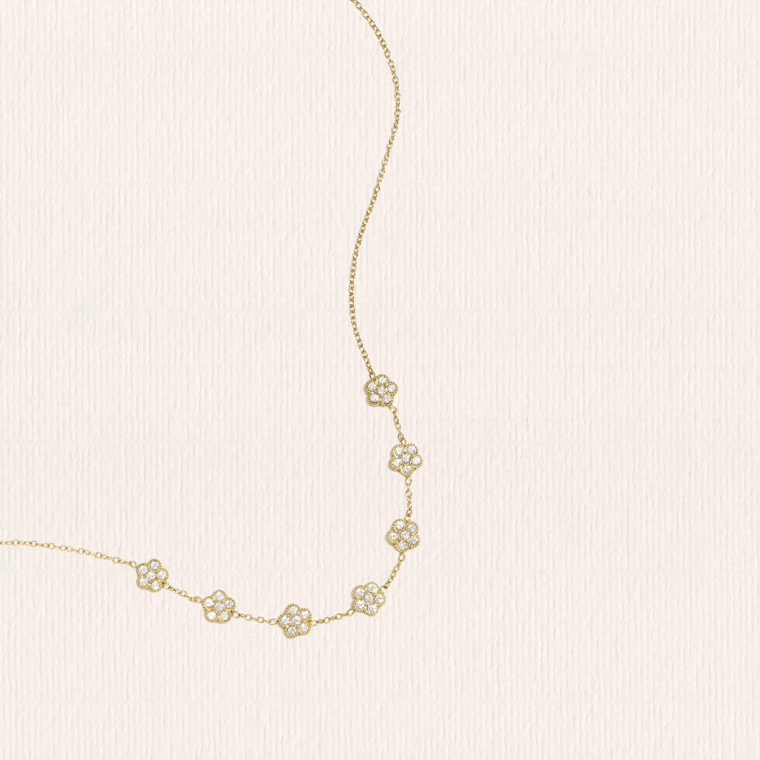 Ketting met ingelegde bloemetjes