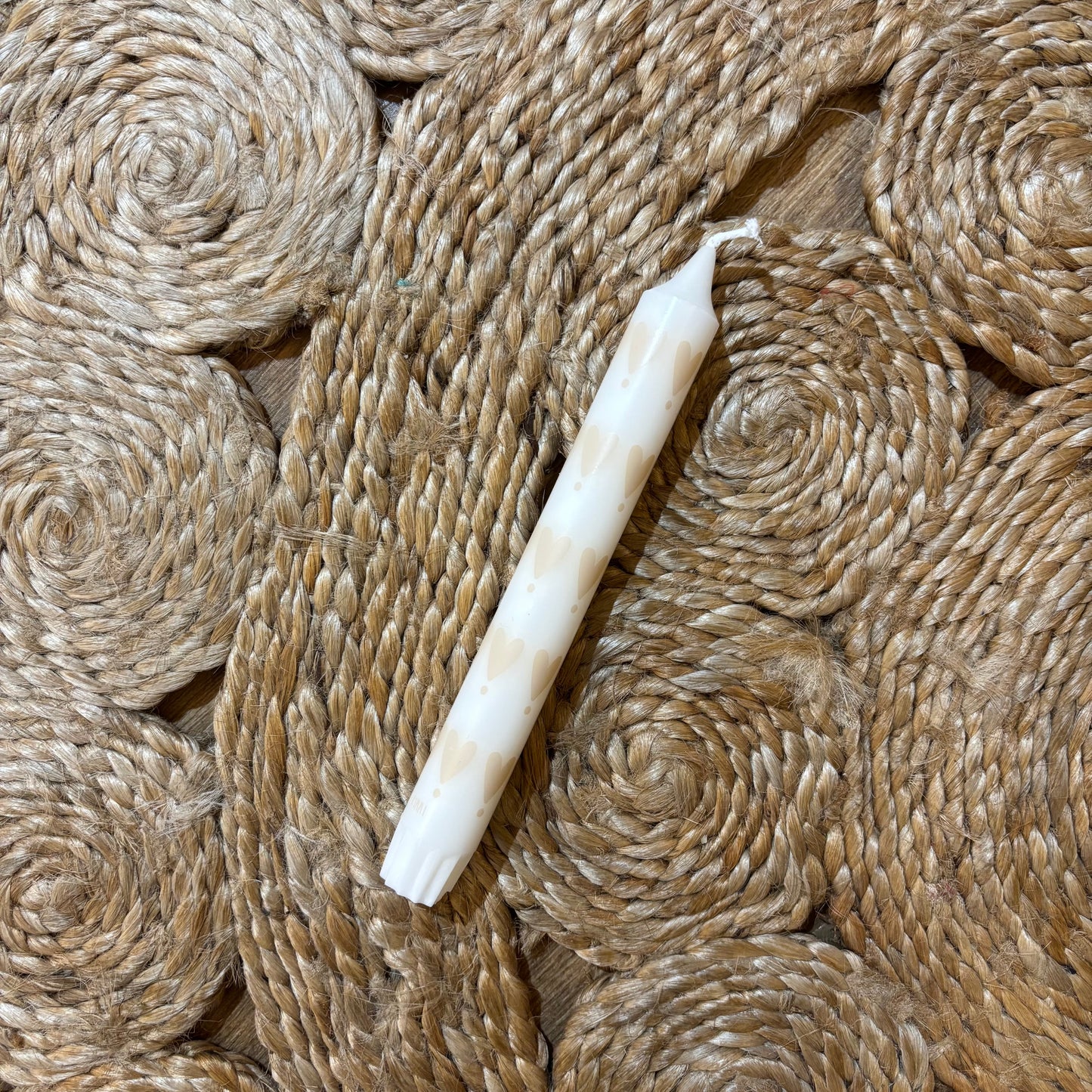 Beige hartjeskaars