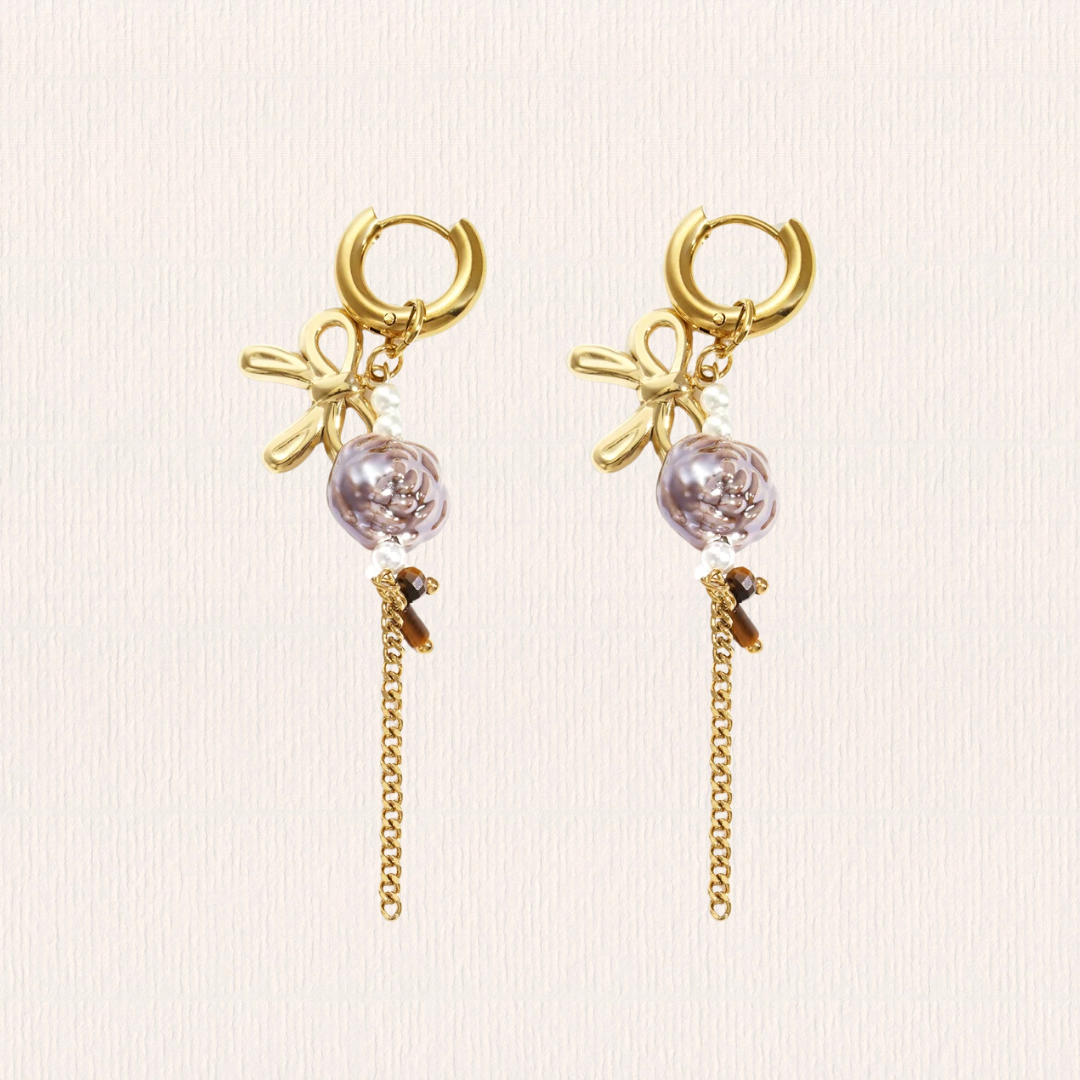 Strikjes en parel oorbellen