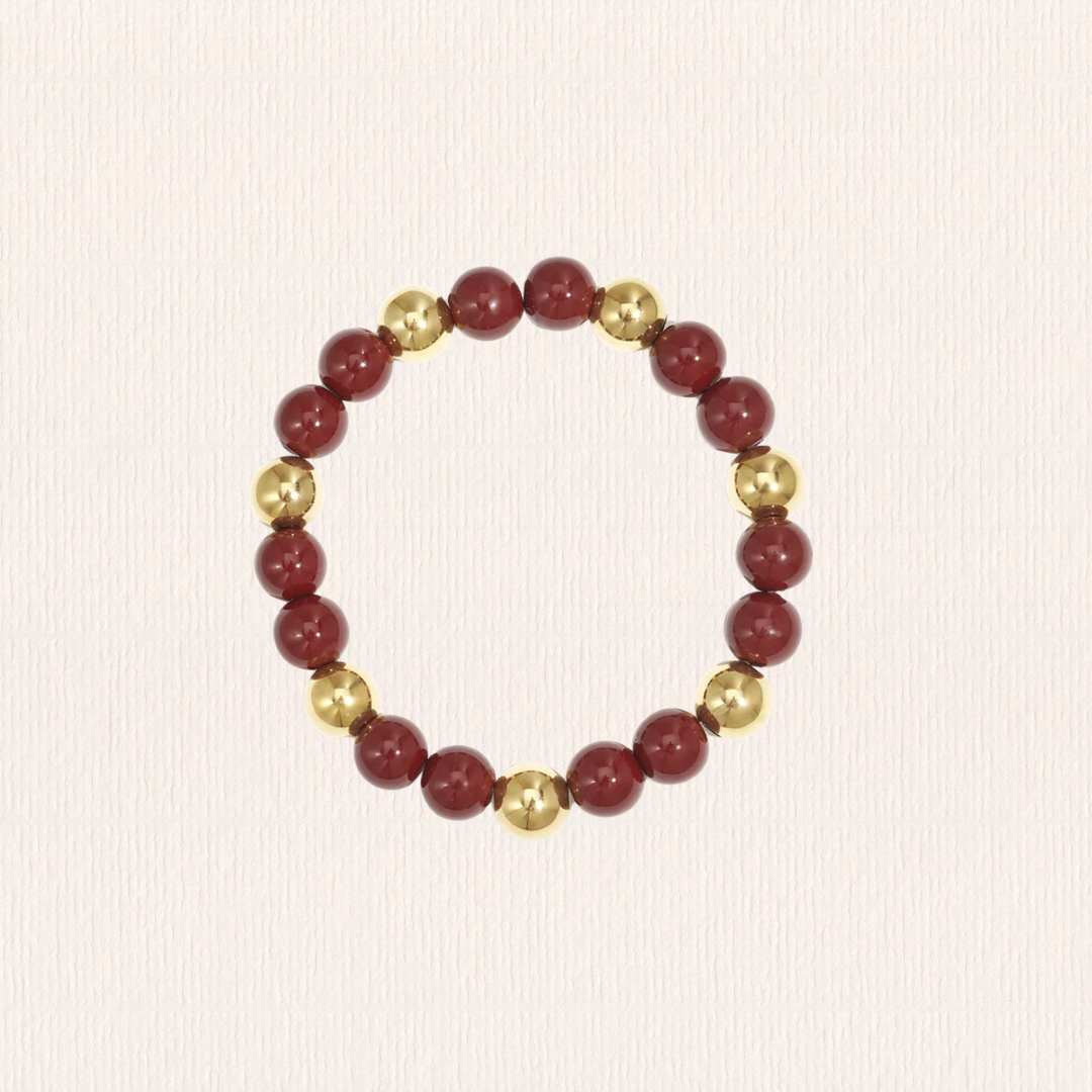 Rode acryl armband (op elastiek)