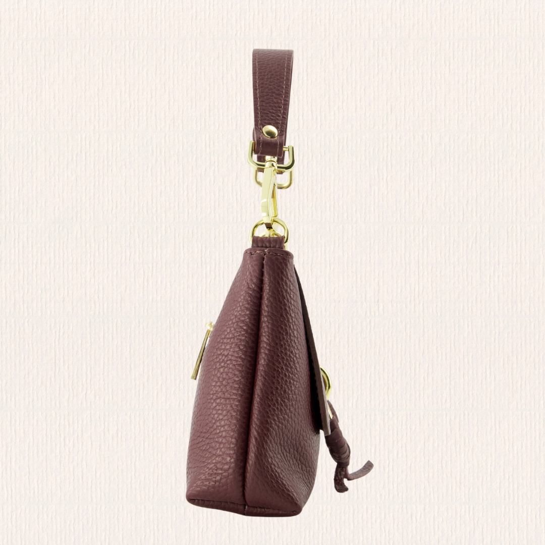 Rood leren schoudertas met knoopdetail