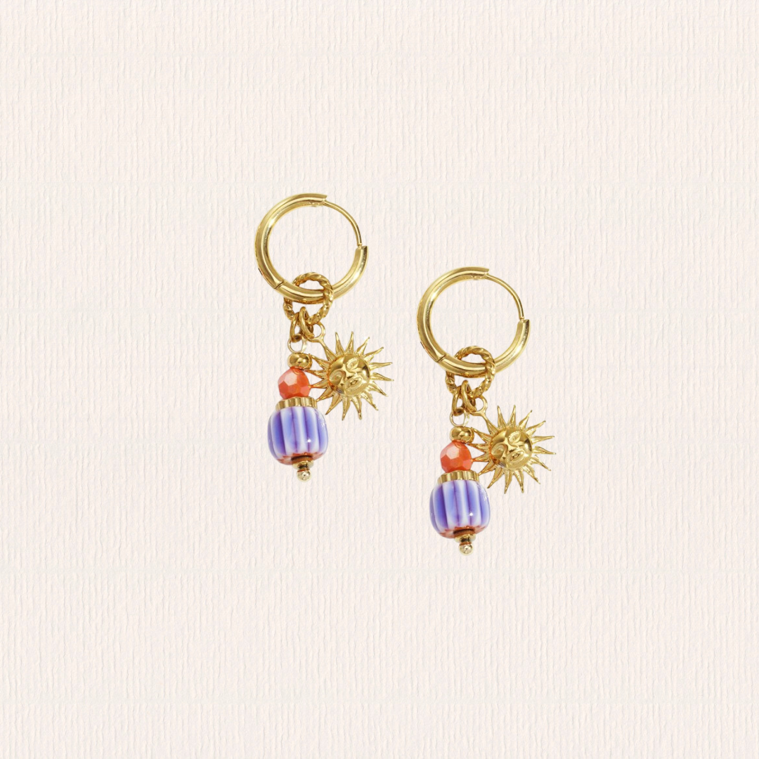 Oorbellen blauwe bedel met zonnetjes