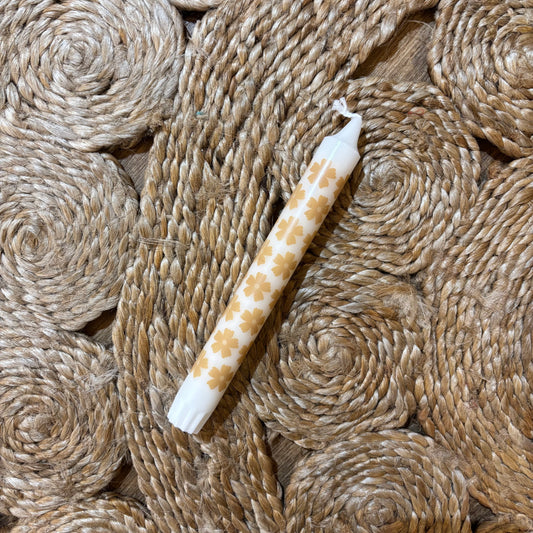 Oranje bloemenkaars