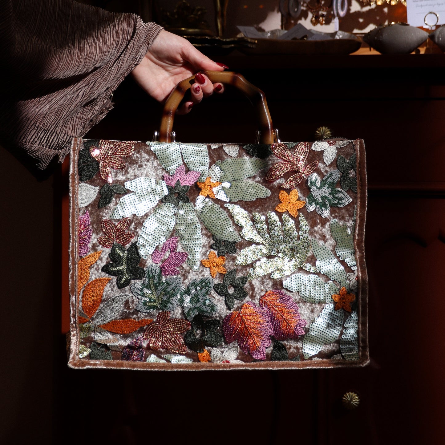 Beige tas met glitter borduursel