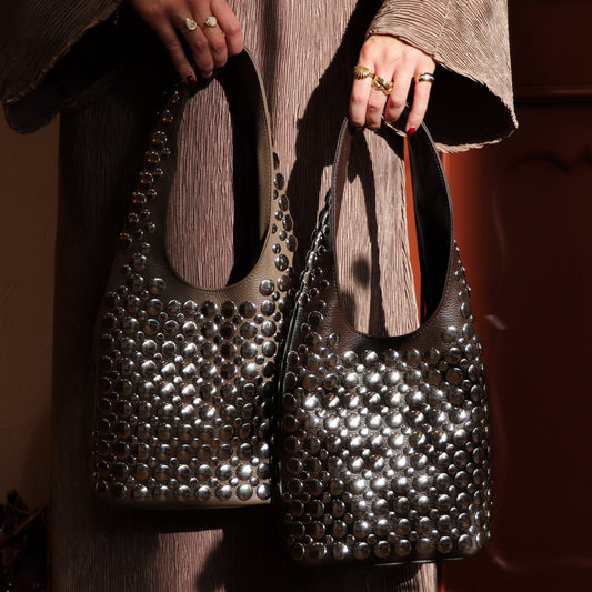 Taupe kleurige tas met studs