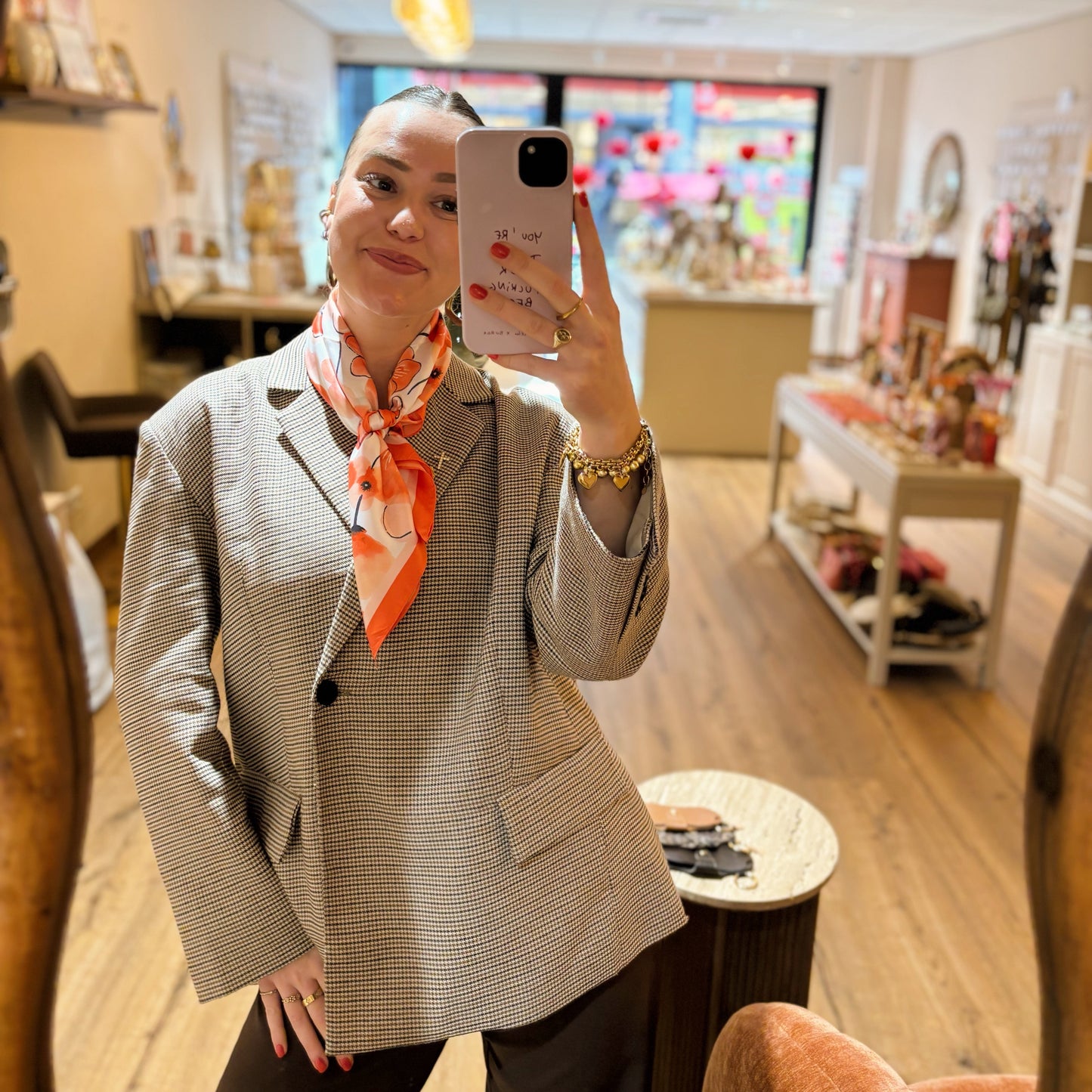 Roze/ oranje bloemen twilly