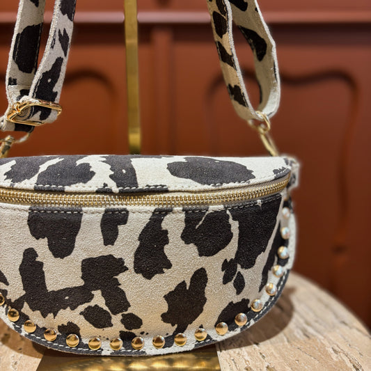 Suède heuptas met studs koeienprint