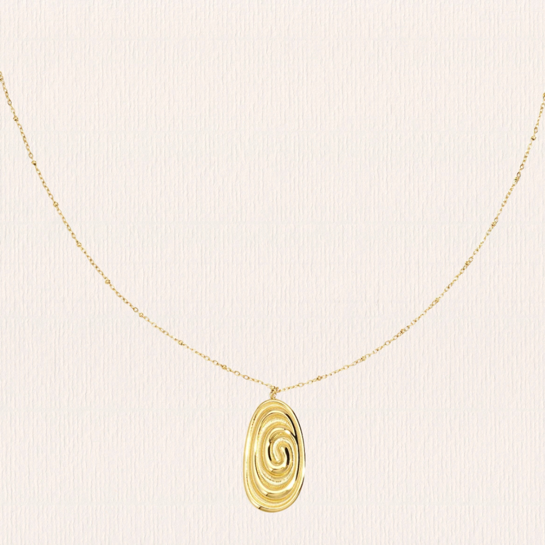 Lange ketting met ovaal bedel