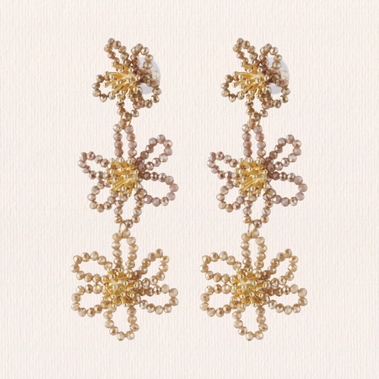 Flowerparty oorbellen beige