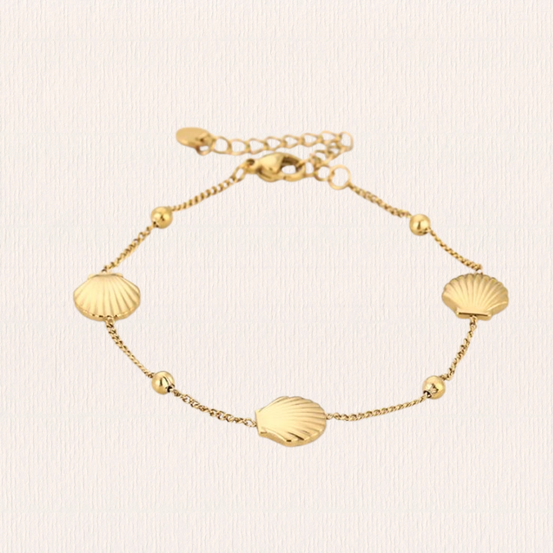 Armbandje met schelpjes