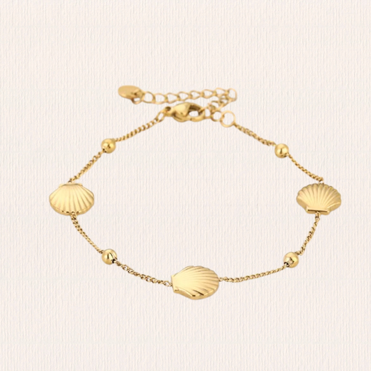 Armbandje met schelpjes