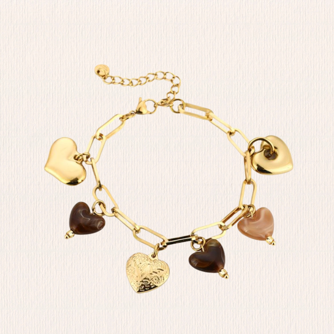 Bedelarmbandje hartjes beige