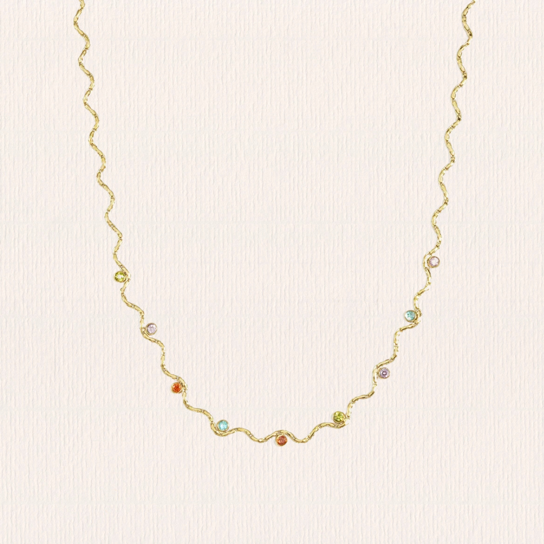 Ketting met gekleurde steentjes