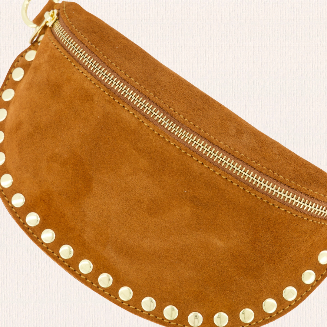 Suède heuptas met studs cognac