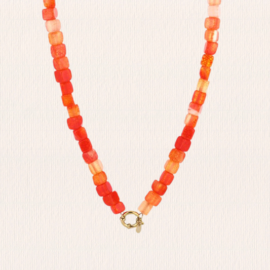 Oranje kralenketting blokjes