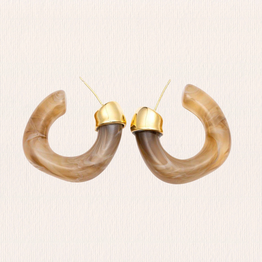 Beige oorbellen druppel