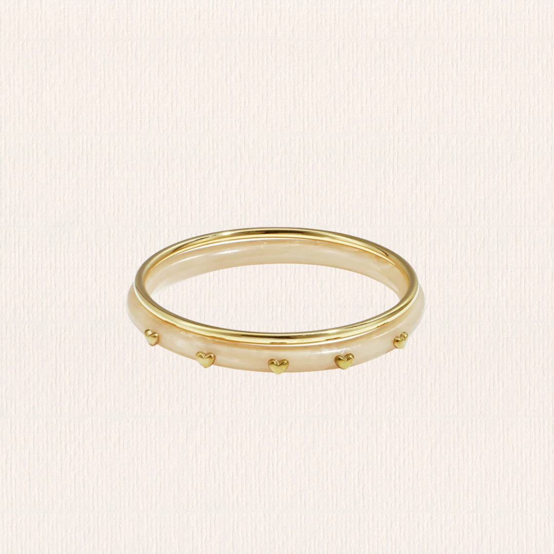 Beige bangleset met hartjes