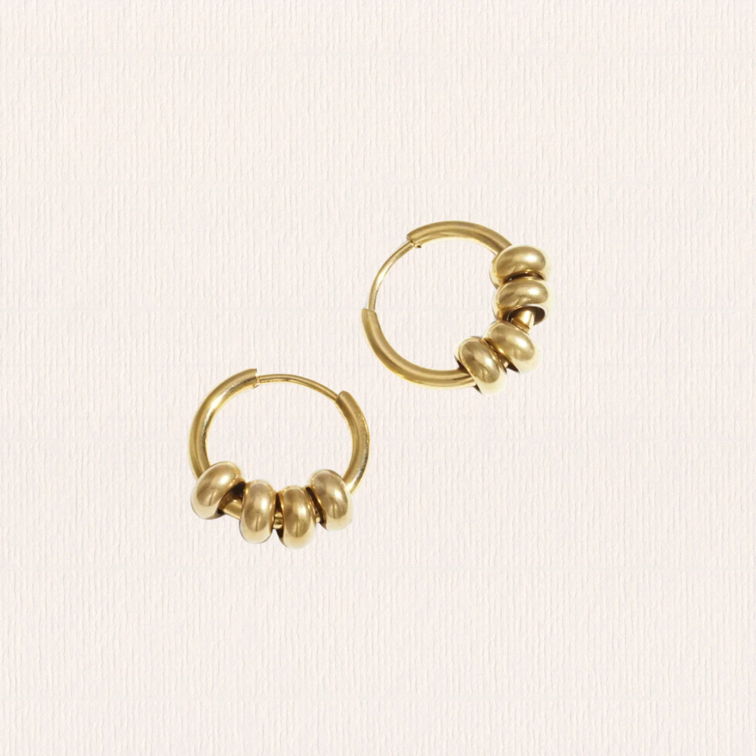 Kleine hoops met kraaltjes