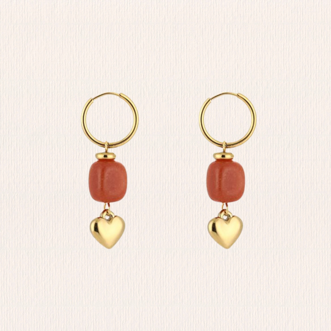 Hartjes oorbellen met terracotta steentje