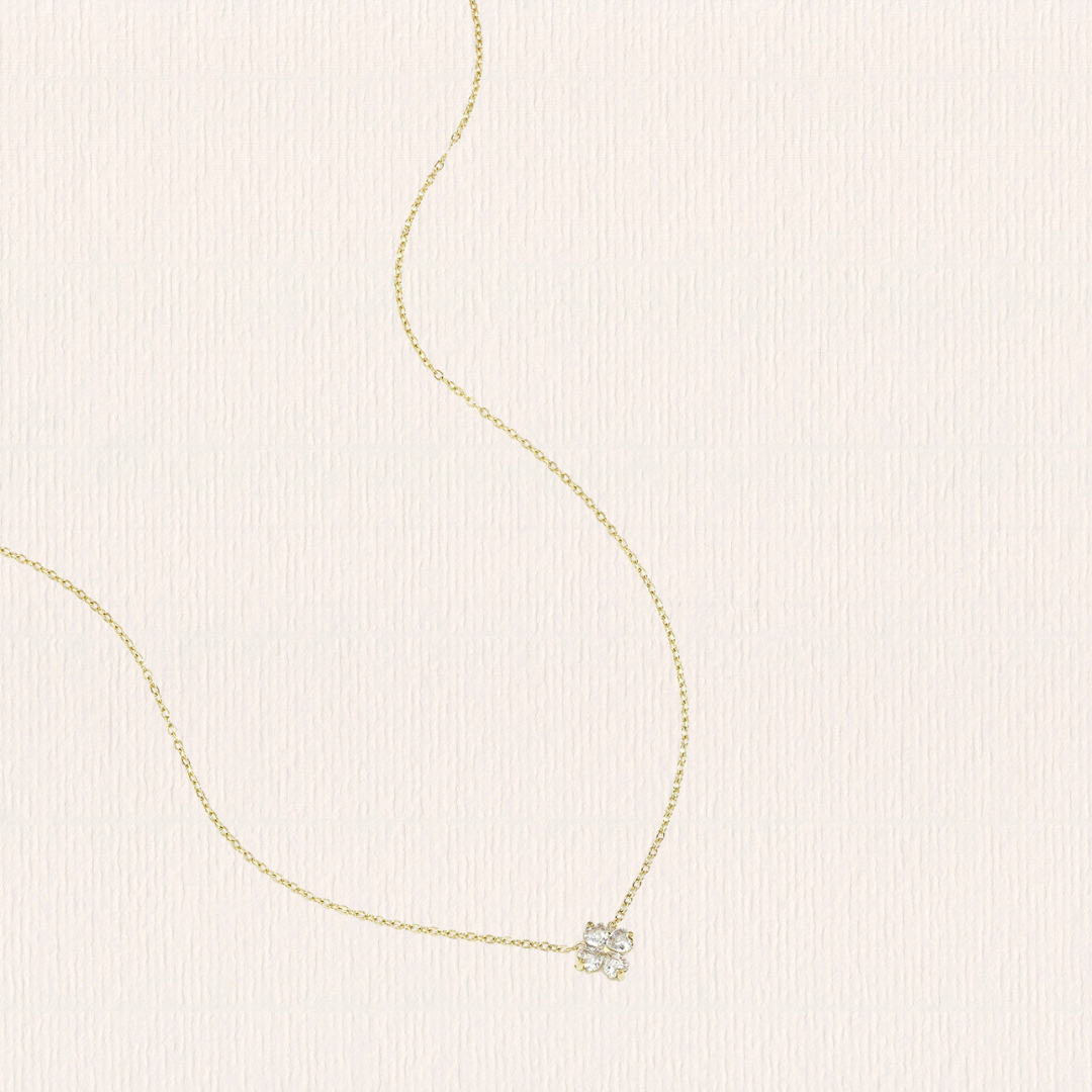 Ketting met zirconium klavertje vier