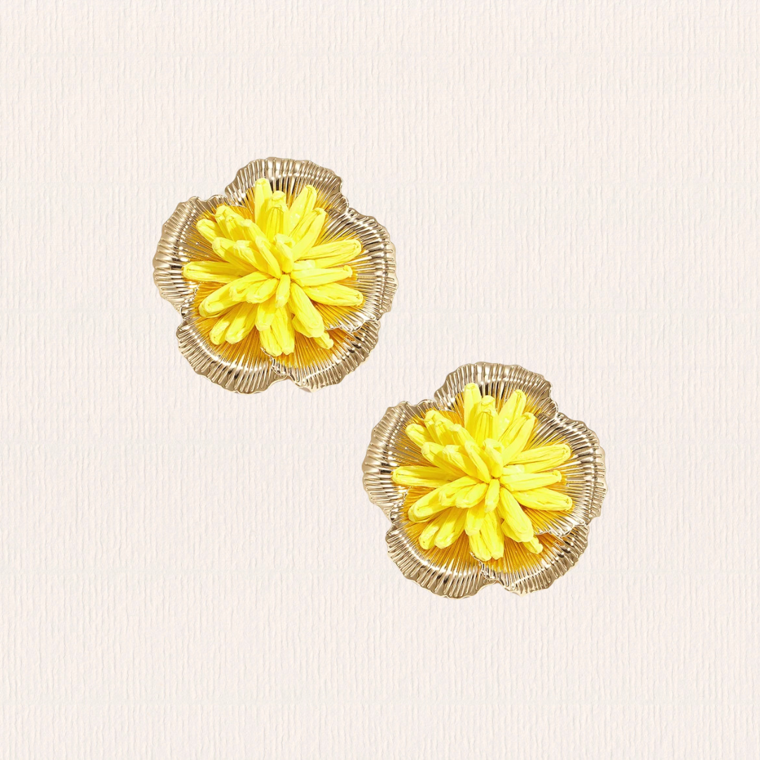 Gouden oorbellen met bloemdetail geel