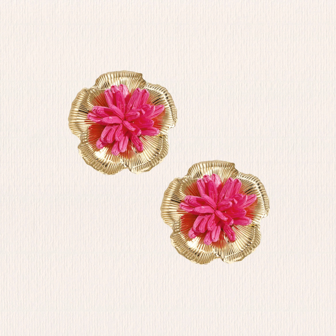 Gouden oorbellen met bloemdetail roze