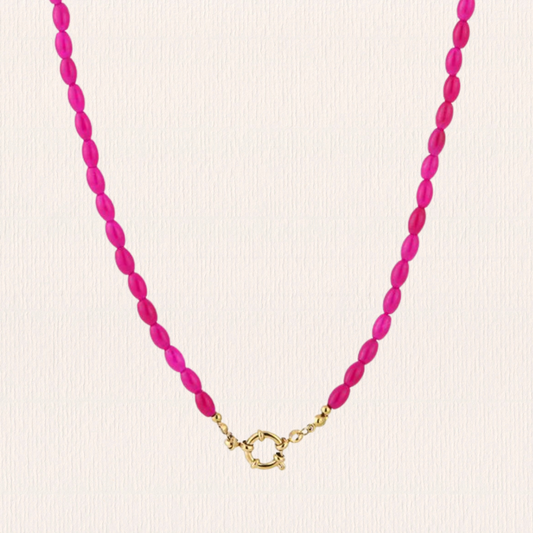 Donkerroze kralenketting