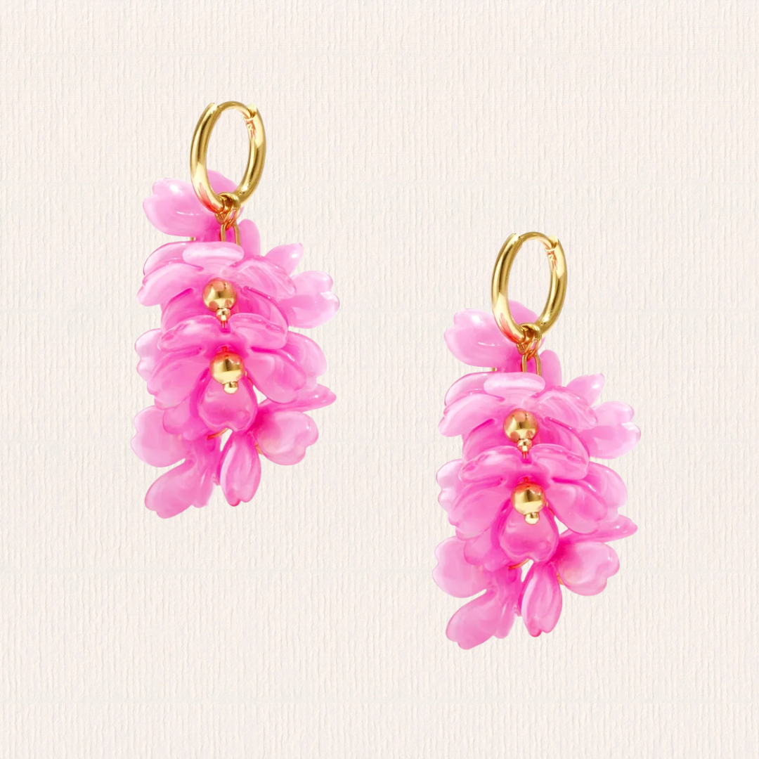 Oorbellen met hangende bloemetjes roze