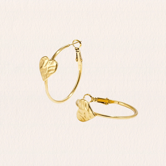 Gouden creolen met hartjes