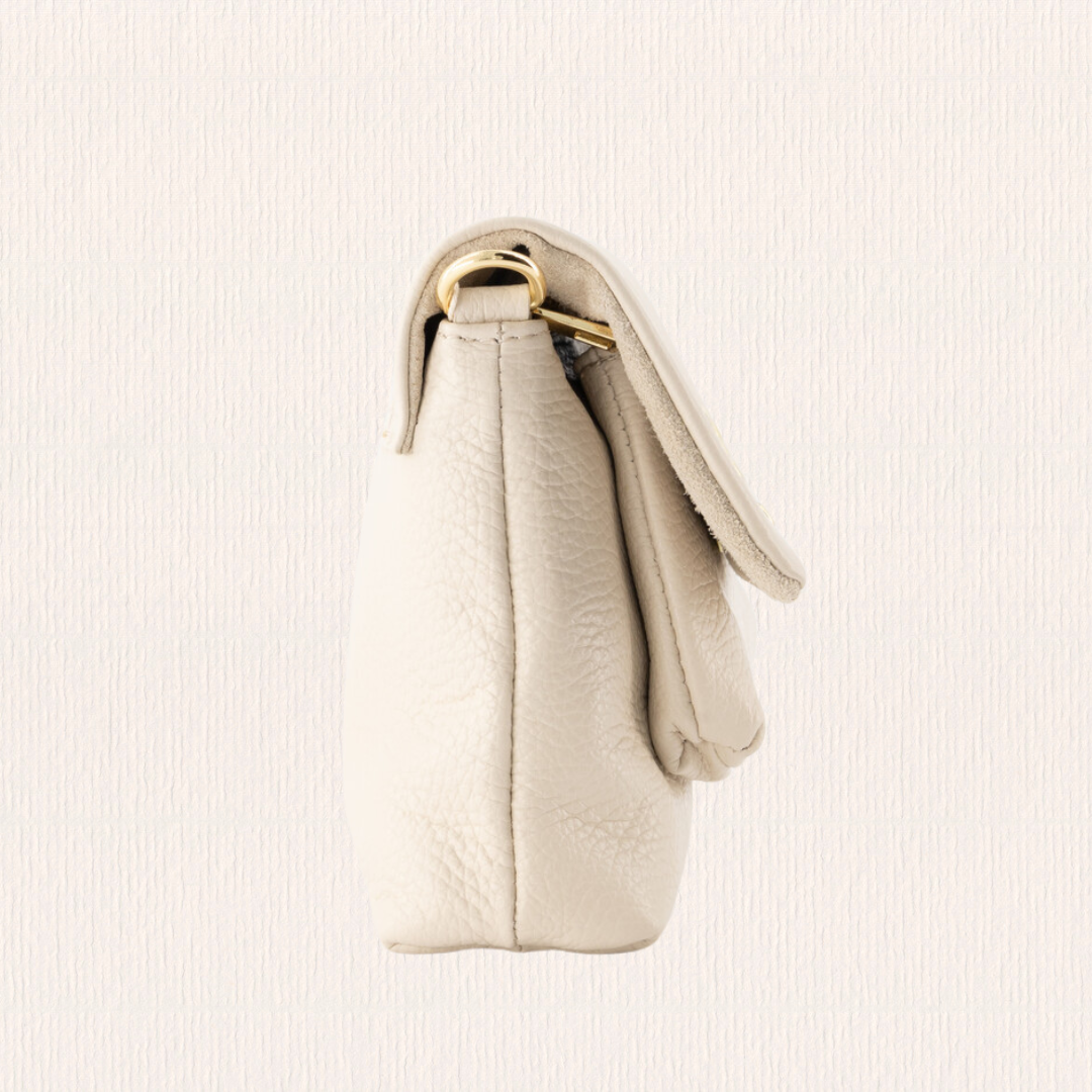 Creme crossbodytas studs