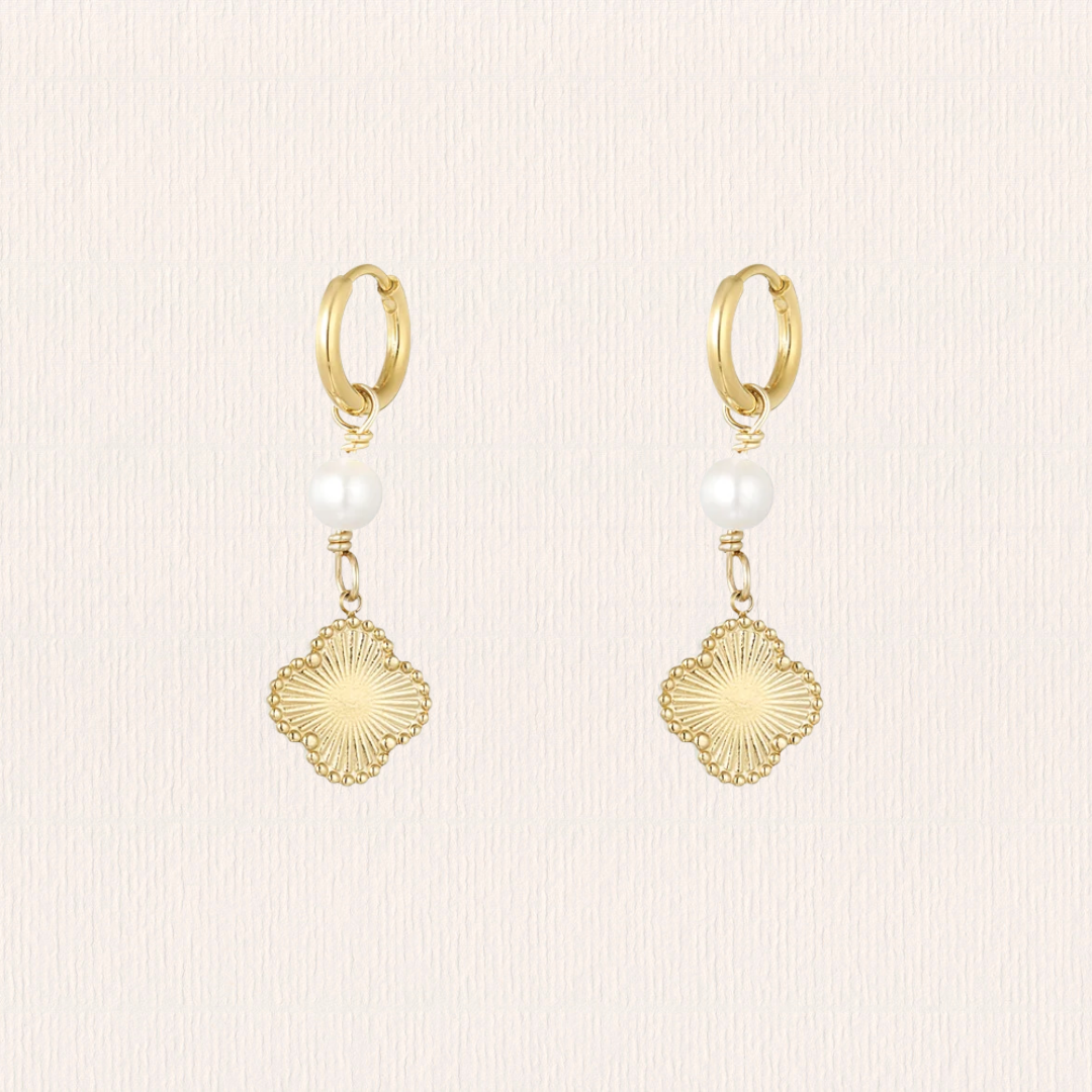 Parel klaver oorbellen