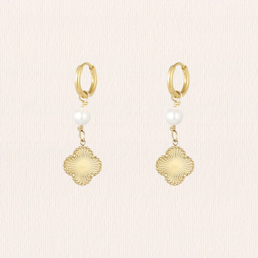 Parel klaver oorbellen