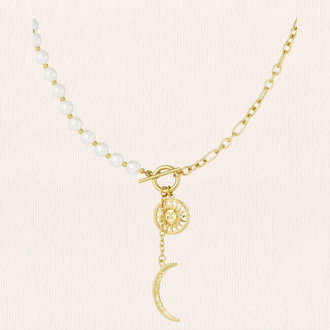 Parel ketting met maan bedeltje