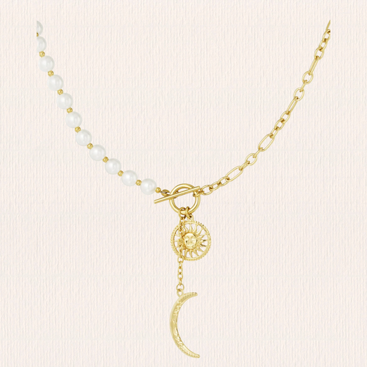Parel ketting met maan bedeltje
