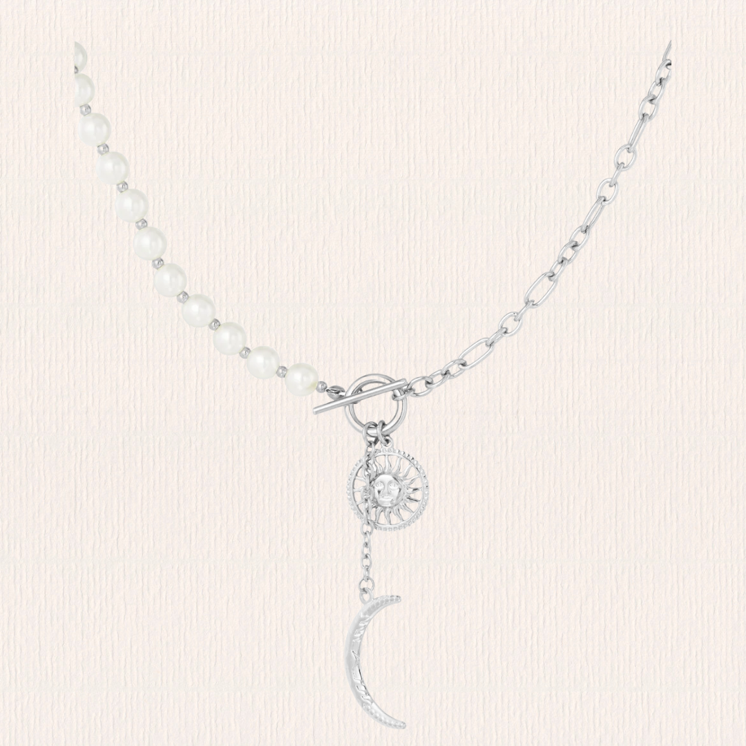 Parel ketting met maan bedeltje