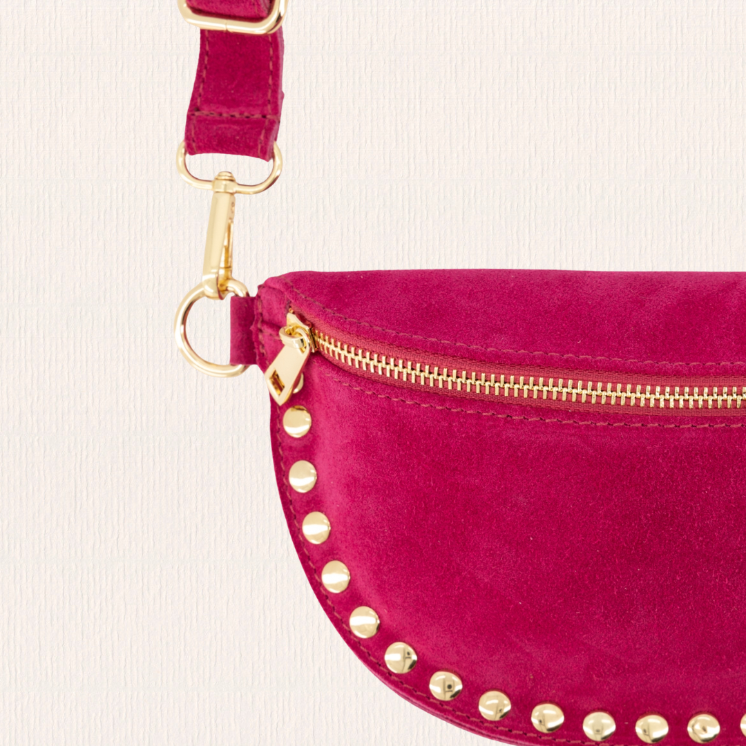 Suède heuptas met studs fuchsia
