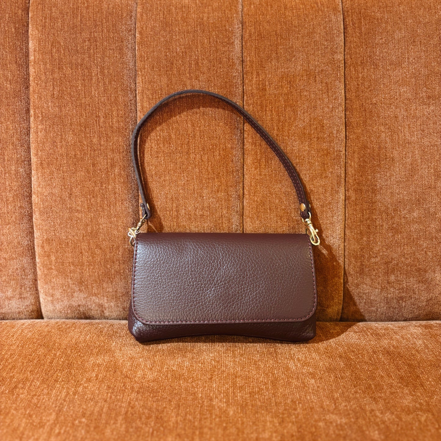 Bordeaux rode clutch