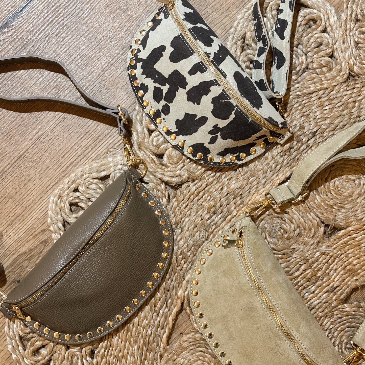 Leren heuptas met studs taupe